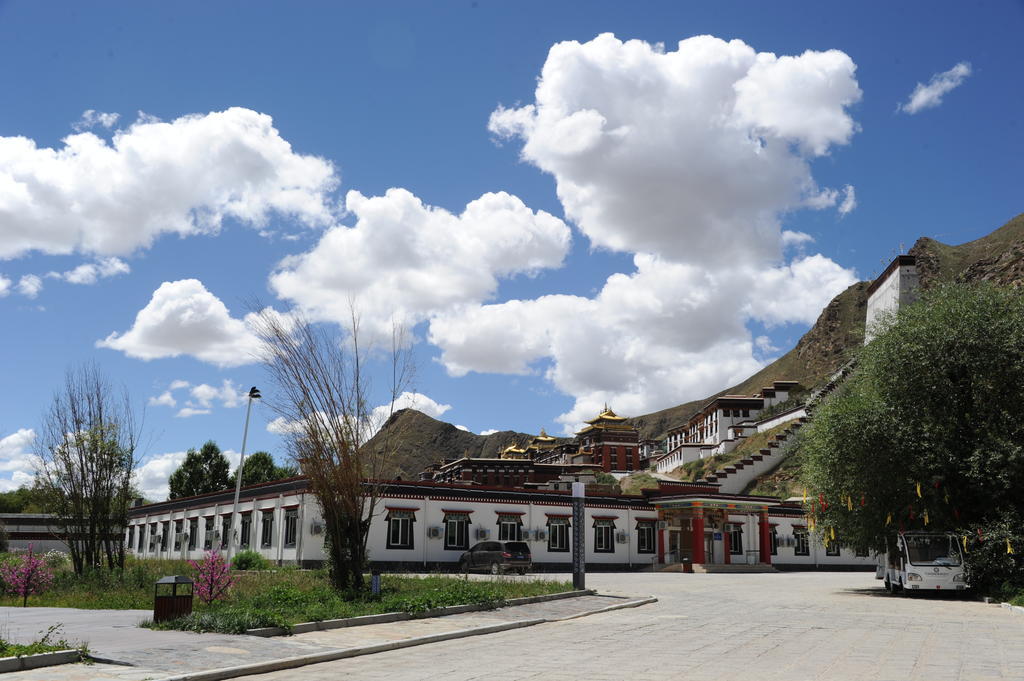 Wanrun International Resort Hotel In Tibet Xigaze Exterior foto